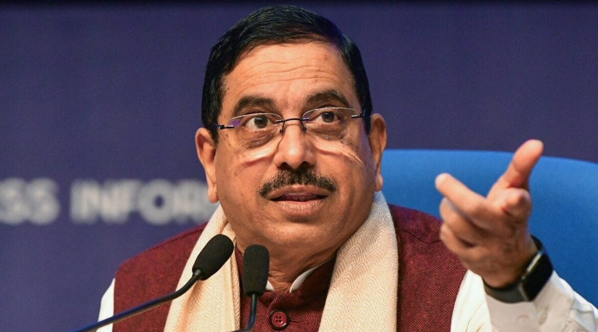 Centre Ration Commission Hike ₹27 Per Quintal: Government Revises Uniform Rate for All Cereals Centre ration commission hike ₹27 per quintal