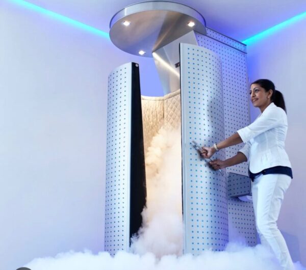 Cryotherapy for Weight Loss: The Trending Cold Therapy Everyone Is Talking About cryotherapy for weight loss session inside a cold chamber