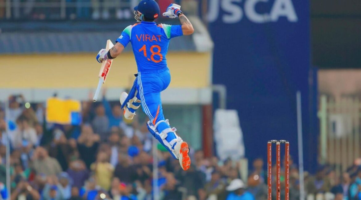 Virat Kohli Breaks Sachin Tendulkar’s Record With His 52nd ODI Century Virat Kohli celebrating his 52nd ODI century against South Africa