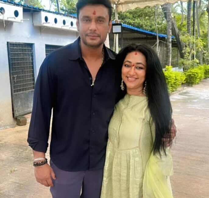Darshan Wife Vijayalakshmi Jail Allegations Response: "Fake, Baseless, Malicious" Darshan and wife Vijayalakshmi together in a family photo