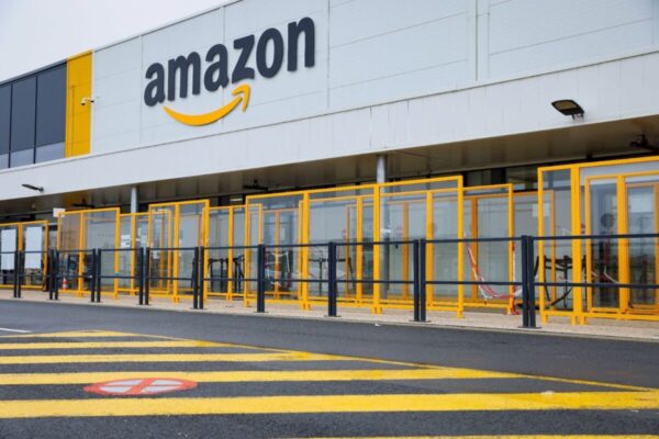 Amazon India $35 Billion Investment: Tech Giant Pledges Massive Expansion Across E-Commerce, Cloud & AI Amazon warehouse or fulfillment center in India