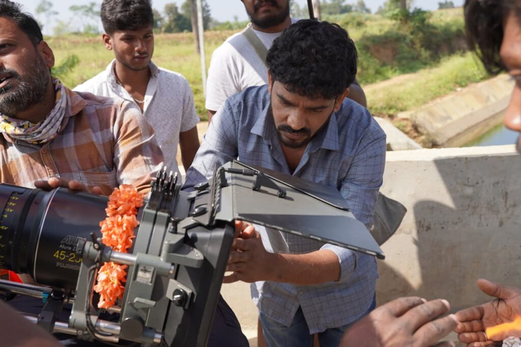Shivaraj K.R. Pete Back in the Lead Role with Rural Entertainer Director Sharath Chakravarthy on set with Shivaraj K R Pete