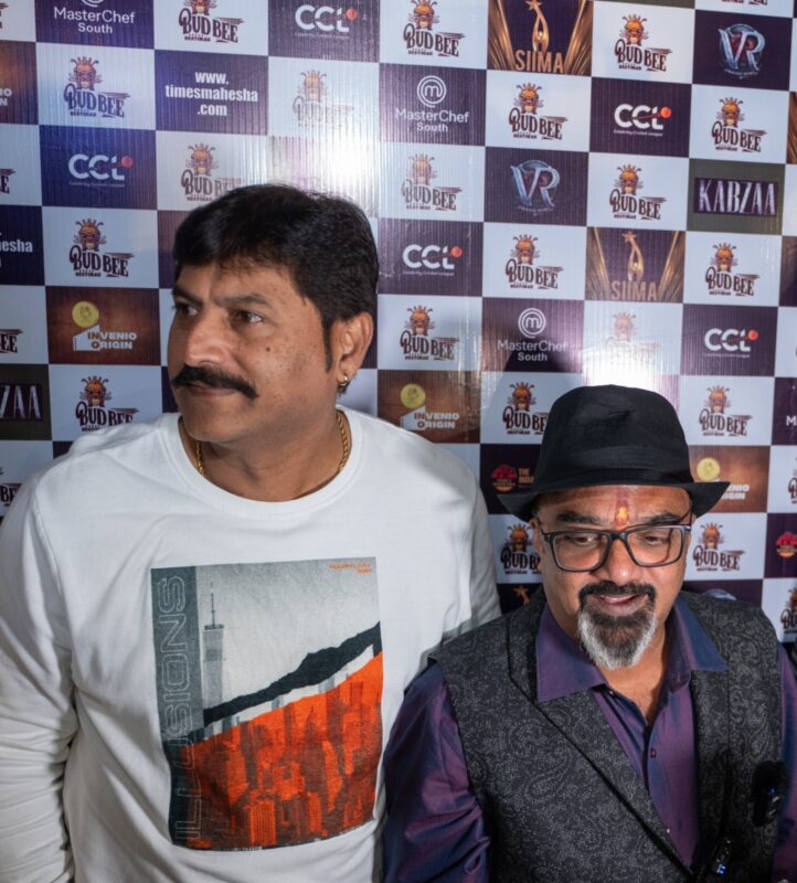 Kiccha Sudeep addressing the audience at the Budbee Restobar launch