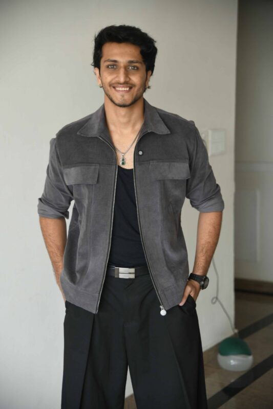 Father-son moment between Mohanlal and Samarjit Lankesh from the Vrusshabha trailer.