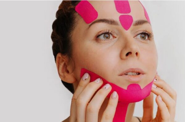 Face Taping Skincare: The Overnight Trend to Reduce Wrinkles and Tension A before-and-after visual comparison showing relaxed facial muscles after face taping.