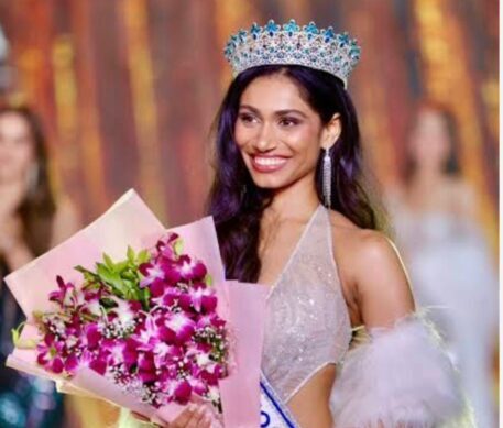 Miss Diva by Avani Kakekocchhi Celebrates Grand Launch with Elegance The elegant interior and décor at the Miss Diva launch event.