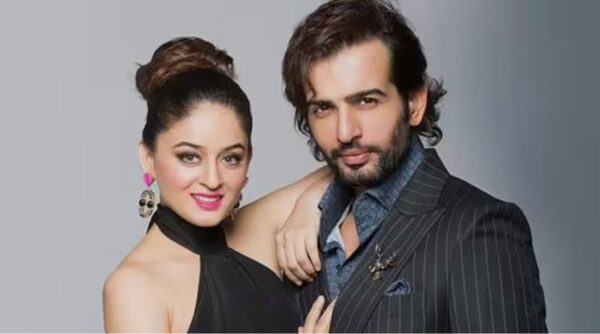 A recent happy family photo of Jay Bhanushali, Mahhi Vij, and their three children.