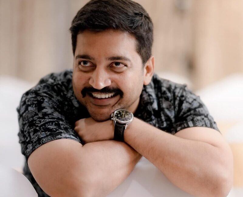 Director Avinash Balekkal on the film set of his debut feature, Heggana Muddu.