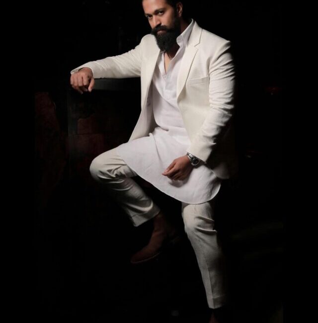 Yash Metro Train Birthday Billboard Rolls Through Bengaluru as Unique Tribute The fully wrapped Namma Metro train dedicated as a Yash birthday billboard in Bengaluru.