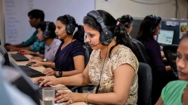 Bengaluru Best City for Women India: Topping the Urban Rankings Again A woman entrepreneur leading a meeting in a Bengaluru startup office.